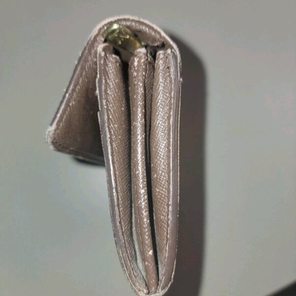 π Louis Vuitton Damier Ebene Sarah Wallet - Picture 12 of 13